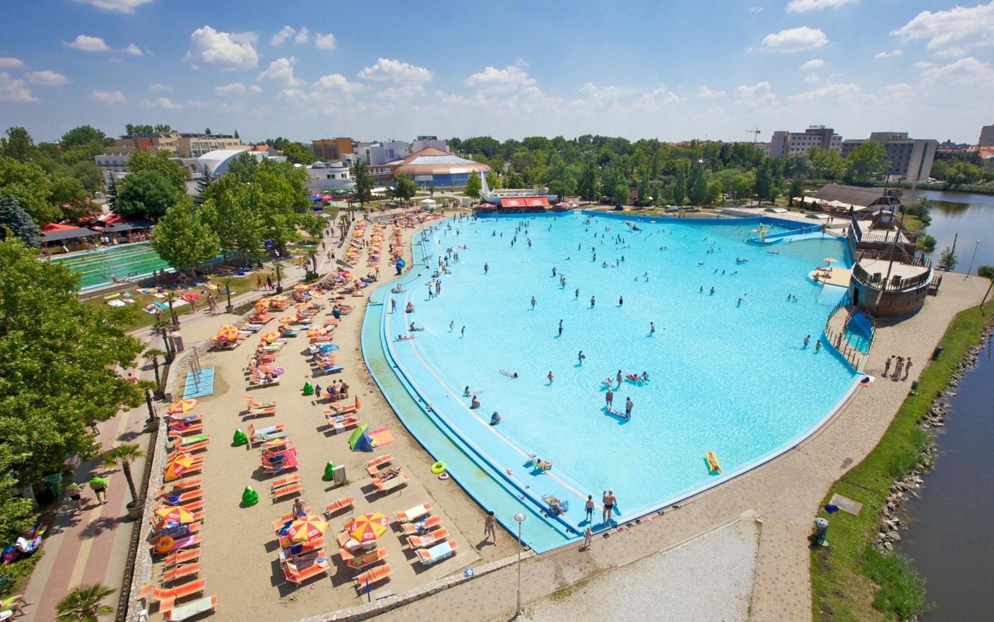 Hungarospa Thermal Camping Mobilhaz Hajduszoboszlo Bagian luar foto